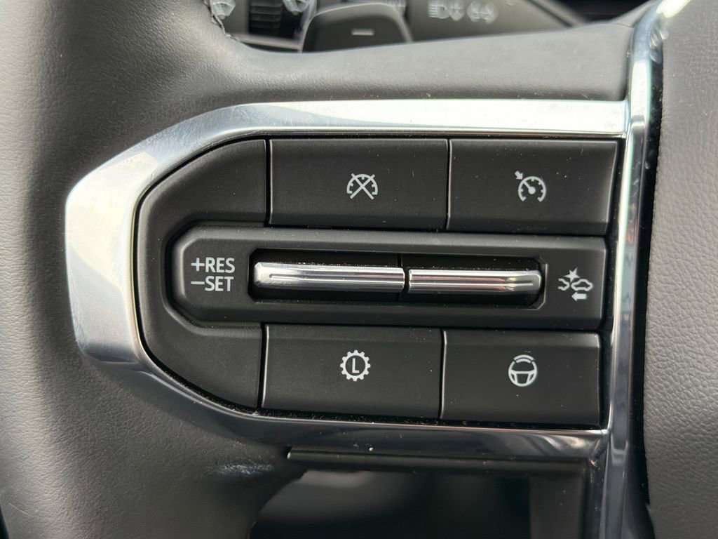 Used 2025 GMC Yukon Denali w/ Denali Reserve Package image 22