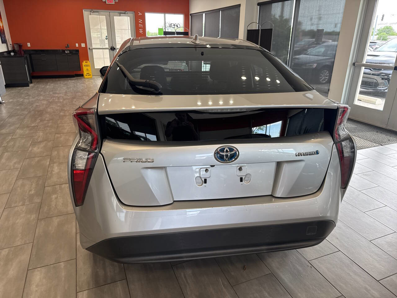 Used 2016 Toyota Prius Four w/ Advanced Technology Package FWD image 10