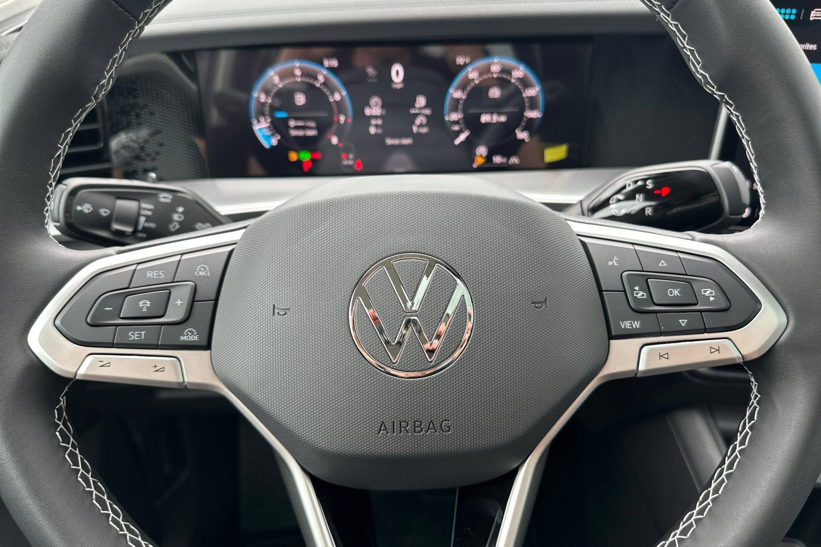 New 2026 Volkswagen Tiguan SE AWD/4WD image 23