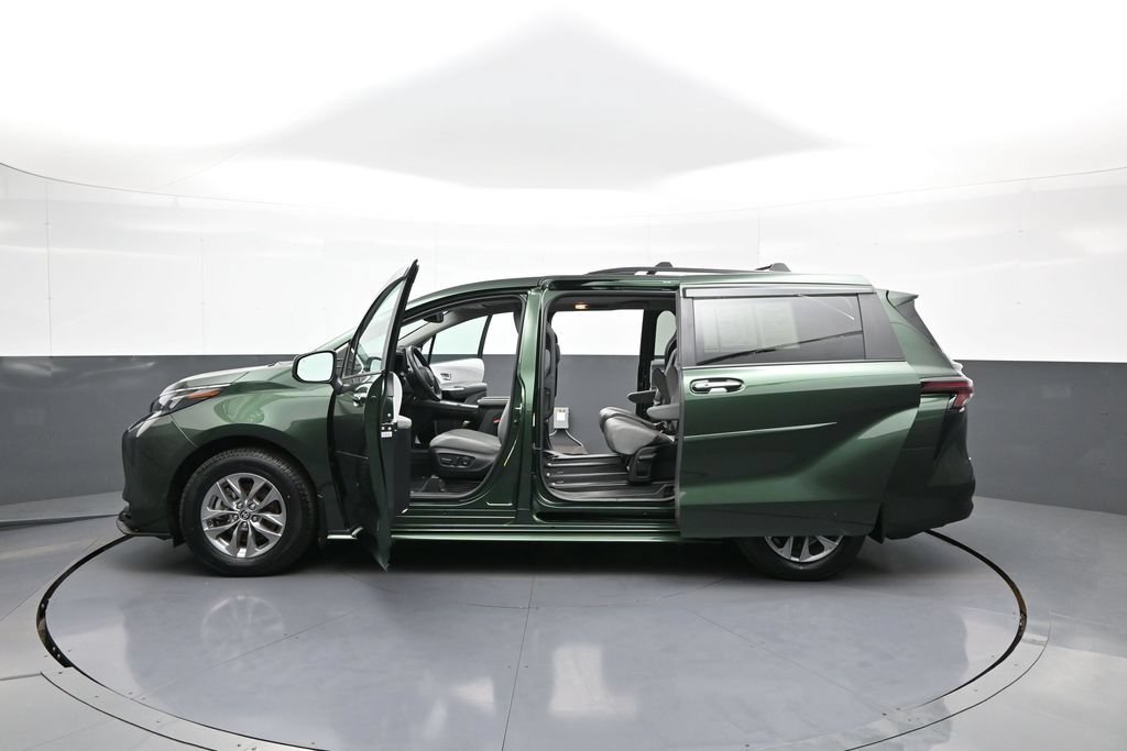 Certified 2025 Toyota Sienna XLE w/ XLE Plus Package AWD/4WD image 45