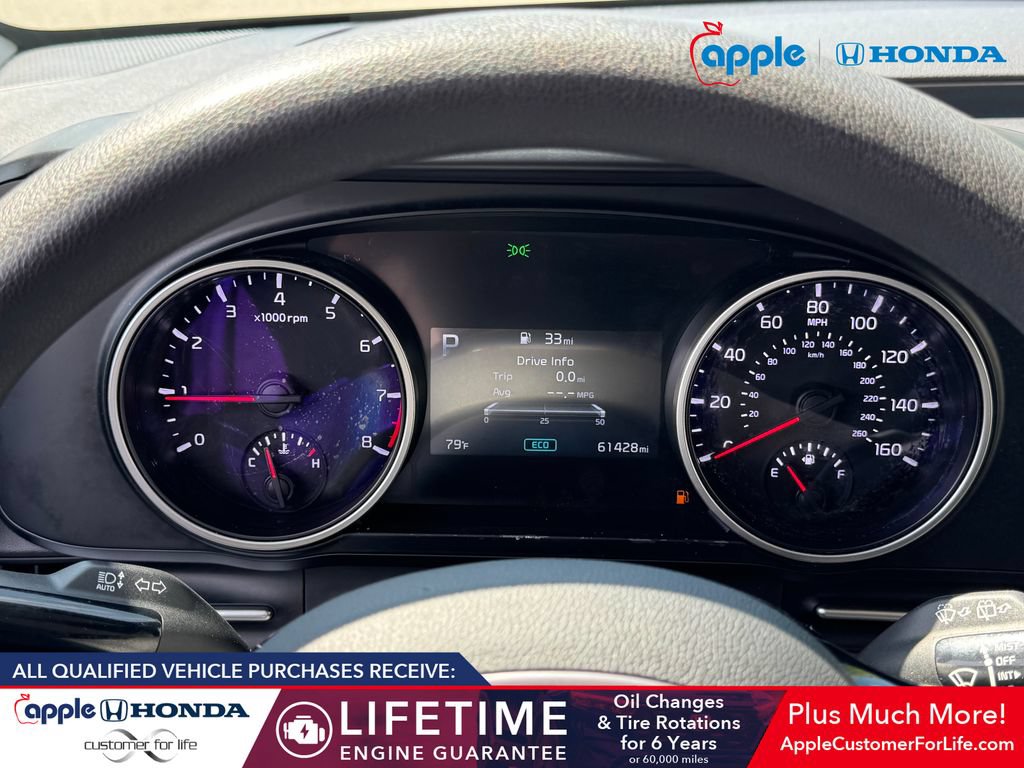 Used 2023 Kia Carnival LX FWD image 11