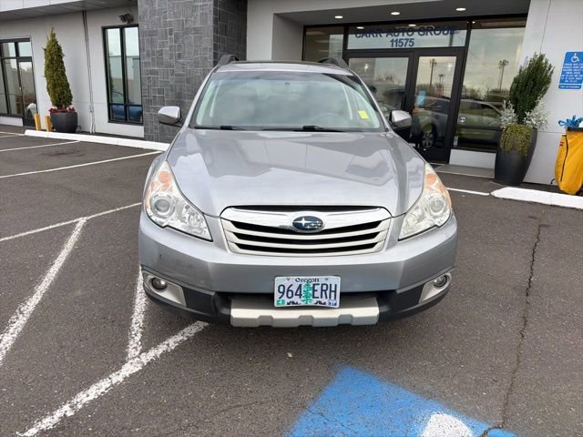 Used 2010 Subaru Outback 2.5i Limited w/ Popular Equipment Group 3B image 2