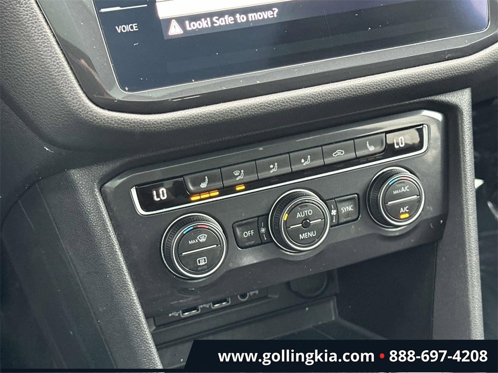 Used 2020 Volkswagen Tiguan SE w/ Panoramic Sunroof Package image 27