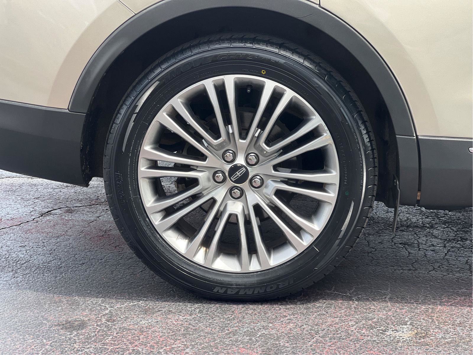 Used 2017 Lincoln MKX Reserve FWD image 26