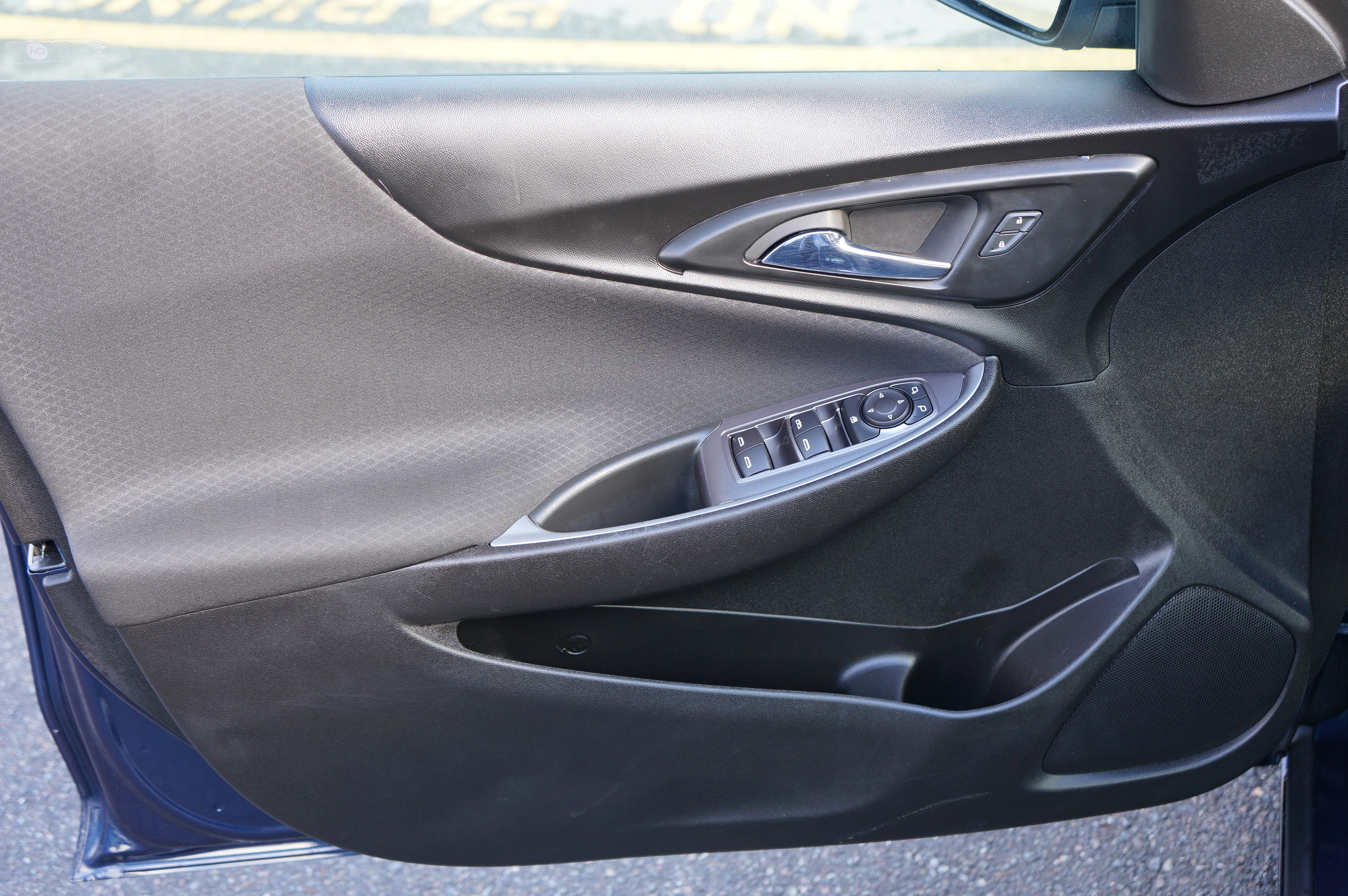 Used 2022 Chevrolet Malibu LT FWD image 12