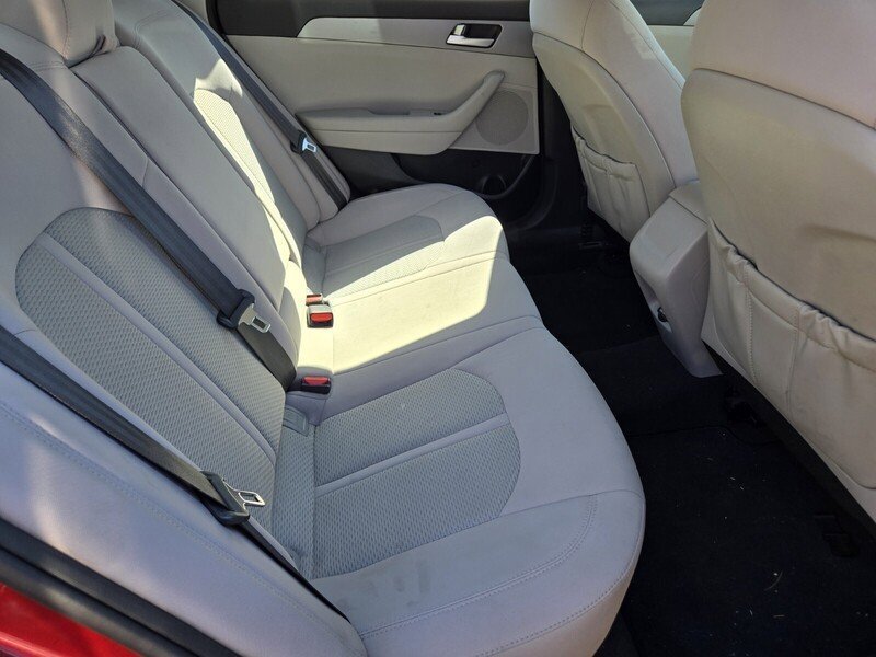 Used 2015 Hyundai Sonata SE w/ Cargo Package FWD image 6