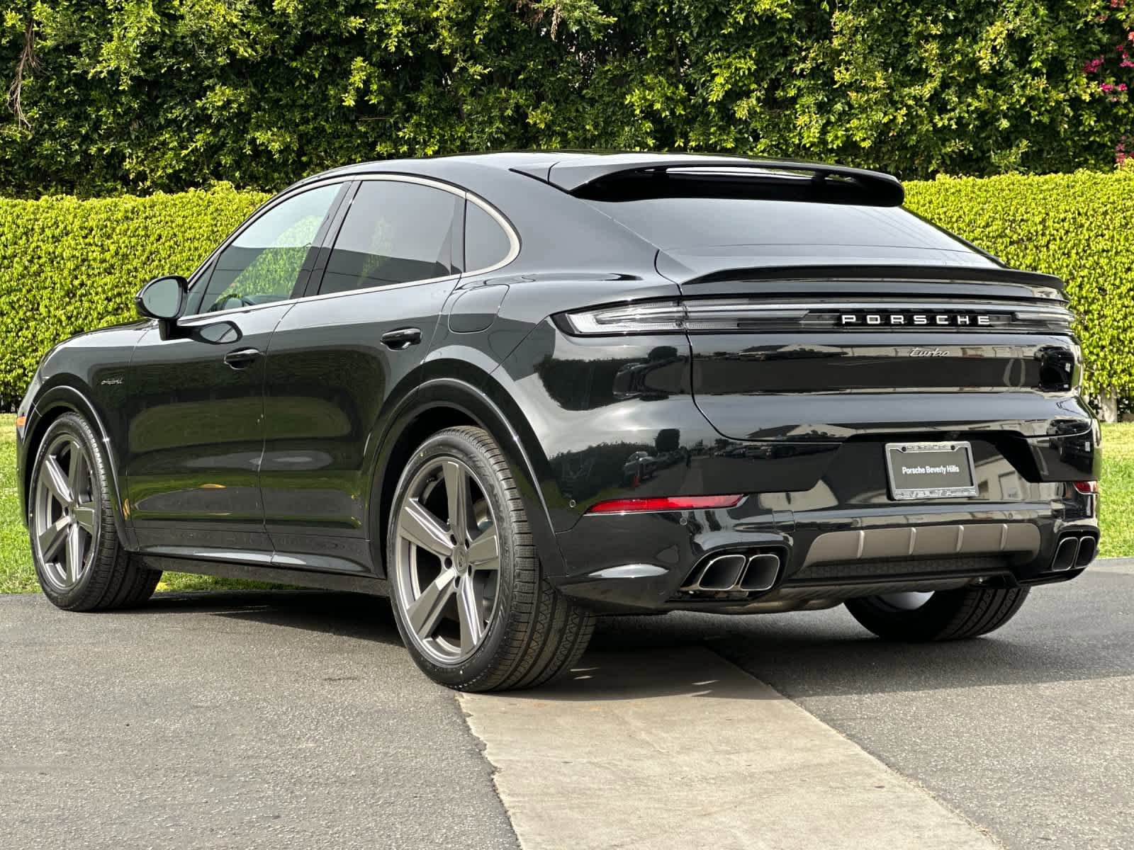 New 2026 Porsche Cayenne Turbo AWD/4WD image 3