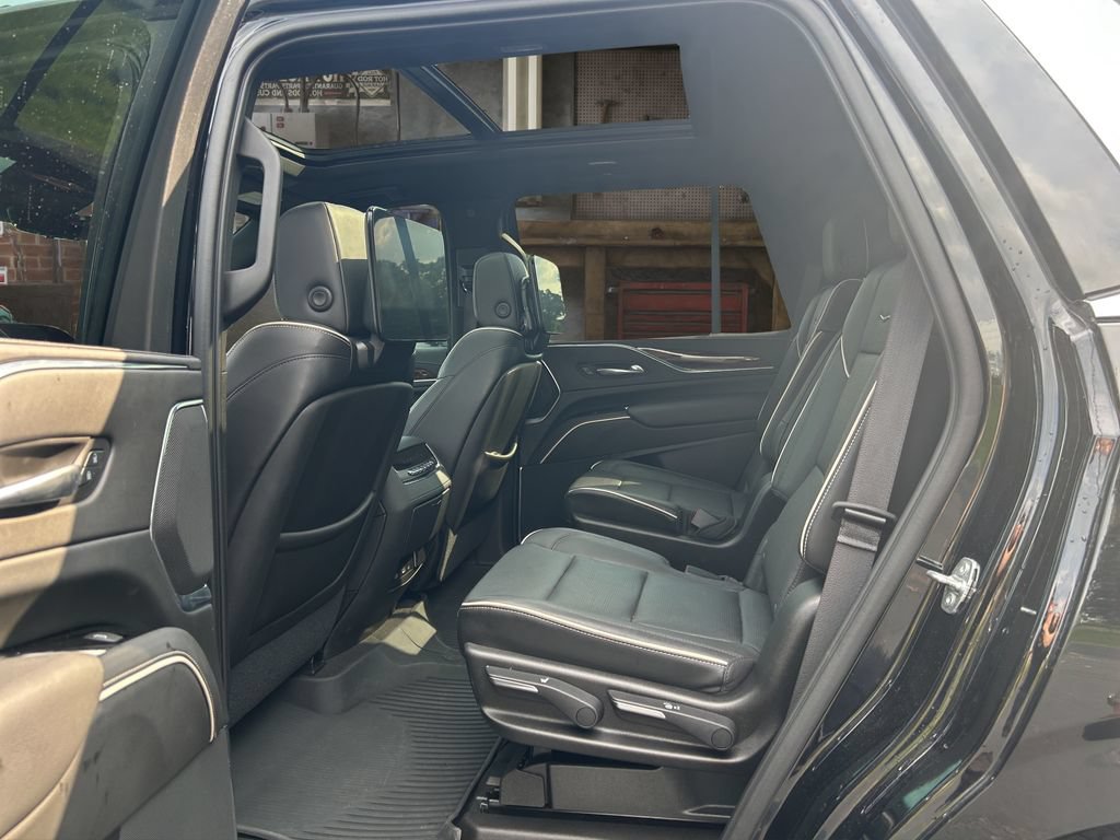 Certified 2021 Cadillac Escalade Premium Luxury w/ Driver Assist Tech Package AWD/4WD image 18