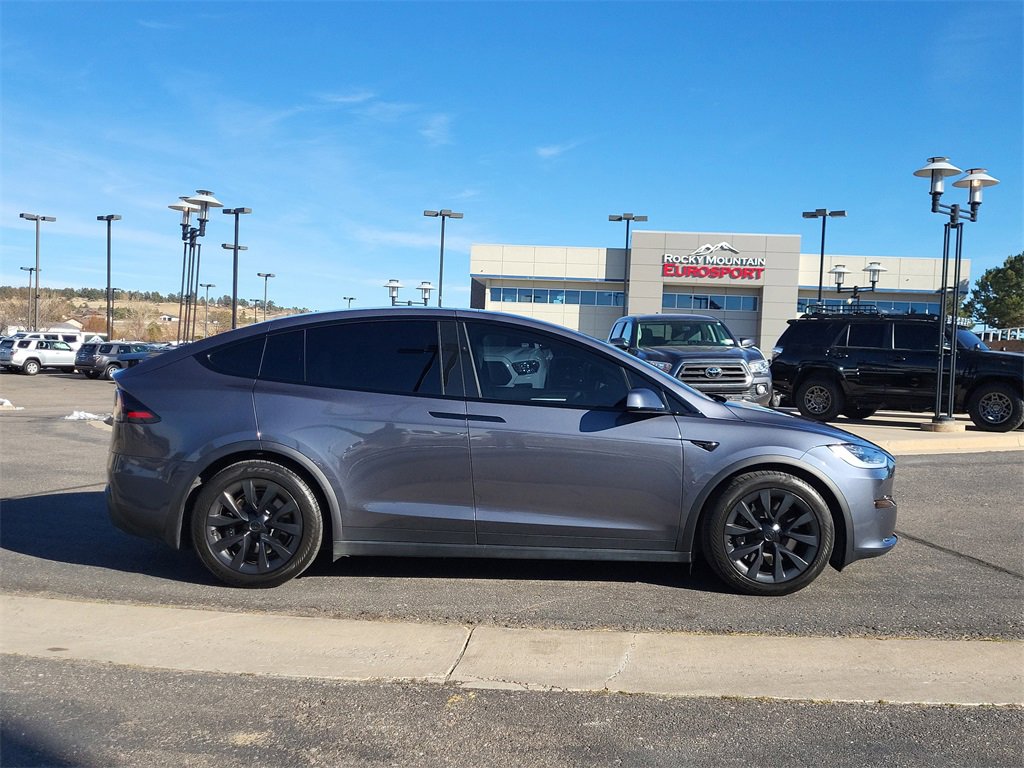 Used 2022 Tesla Model X image 4