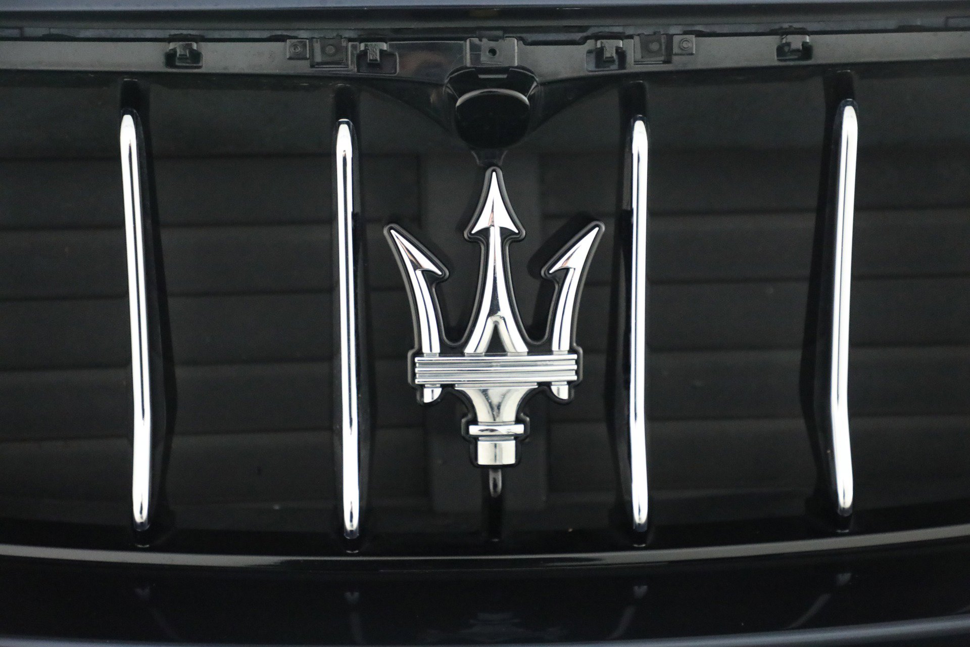 Used 2019 Maserati Levante image 25