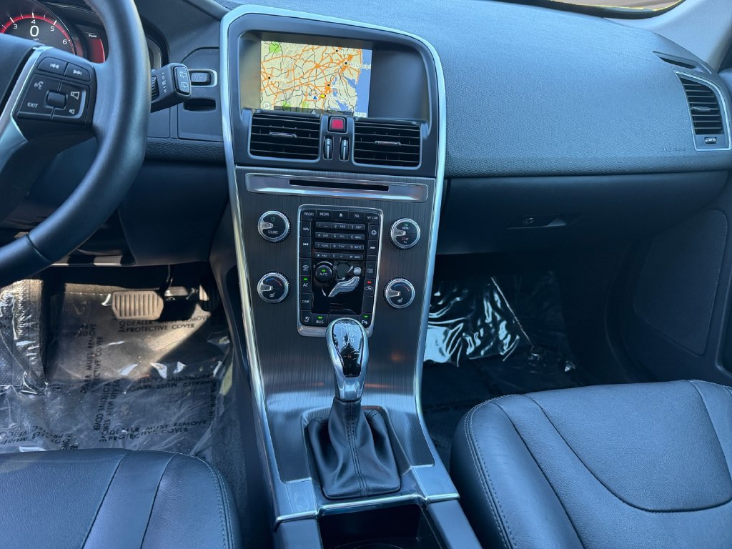 Used 2016 Volvo XC60 T5 Premier w/ Proximity Package AWD/4WD image 12