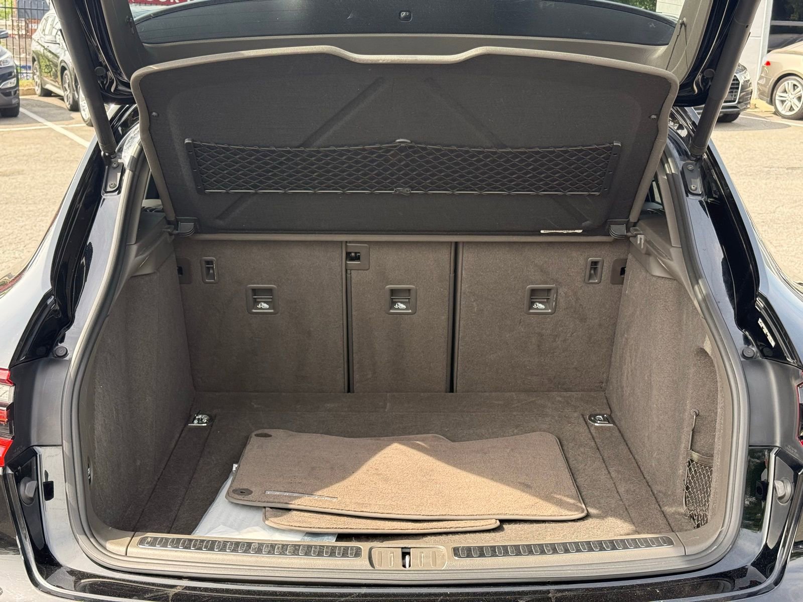 Used 2015 Porsche Macan S image 9