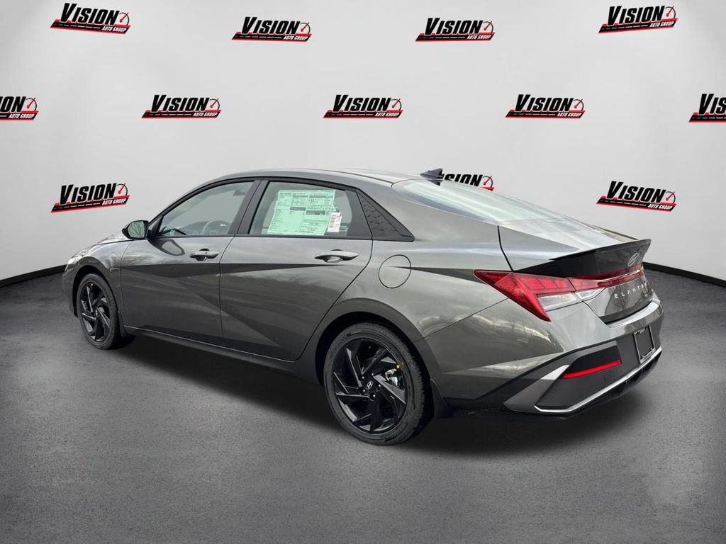 New 2026 Hyundai Elantra SEL FWD image 7