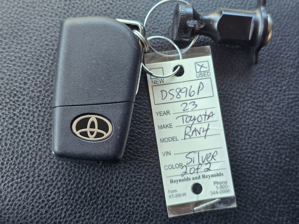 Used 2023 Toyota RAV4 LE AWD/4WD image 31