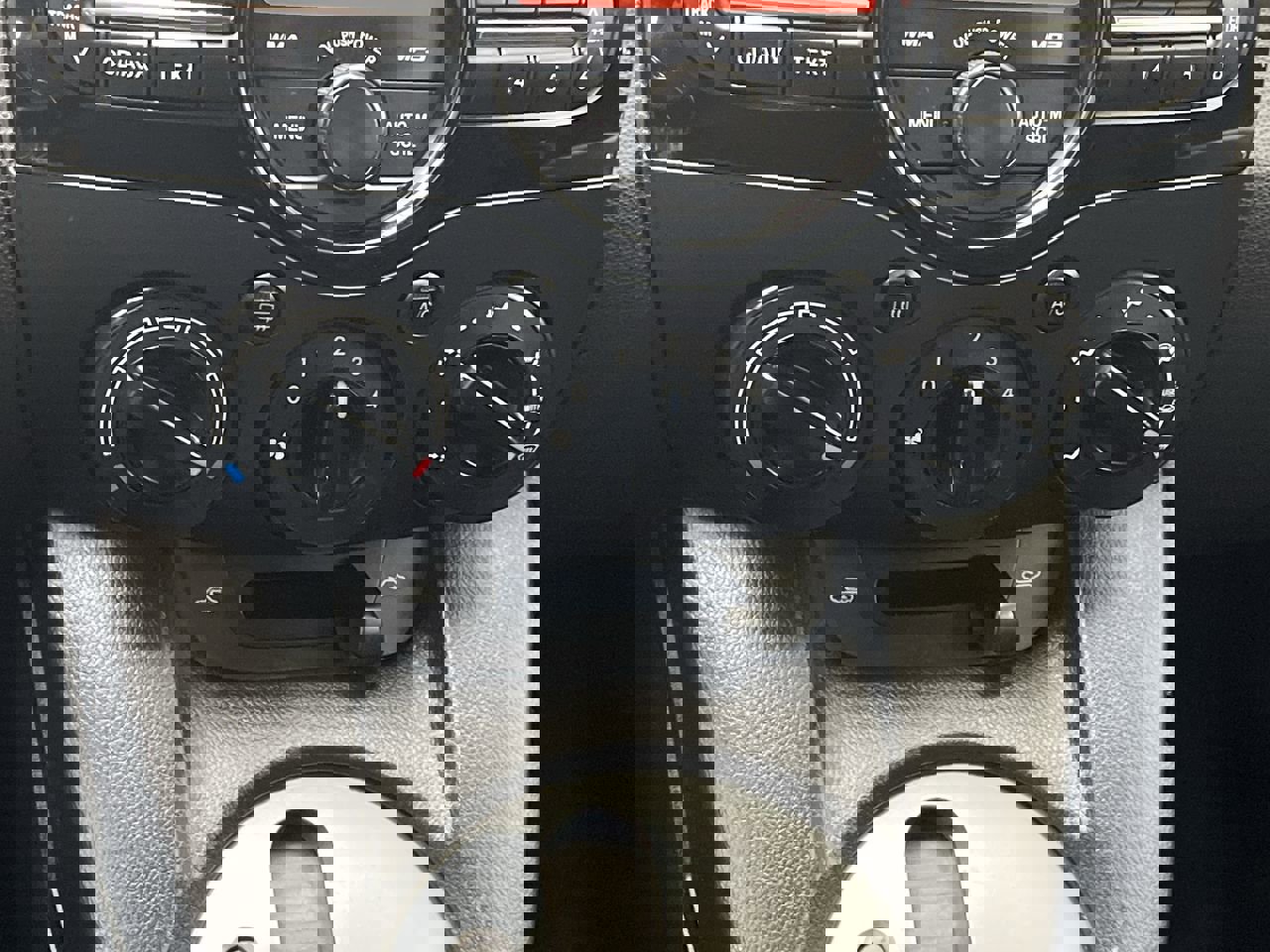 Used 2012 MAZDA MAZDA2 Sport image 14