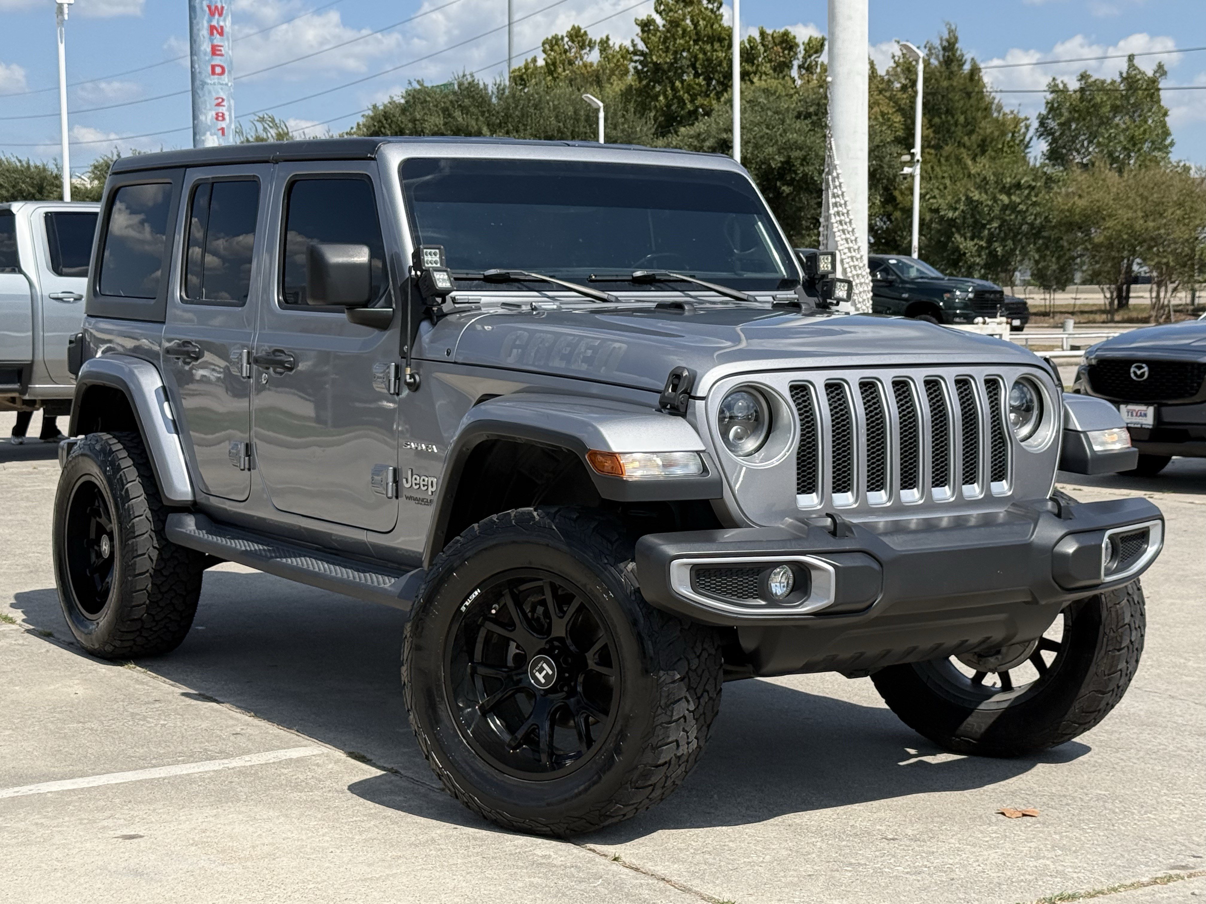 Used 2020 Jeep Wrangler Unlimited Sahara AWD/4WD image 2