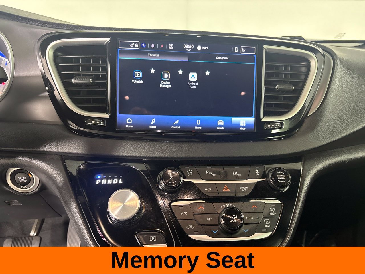 Used 2025 Chrysler Pacifica Select FWD image 17