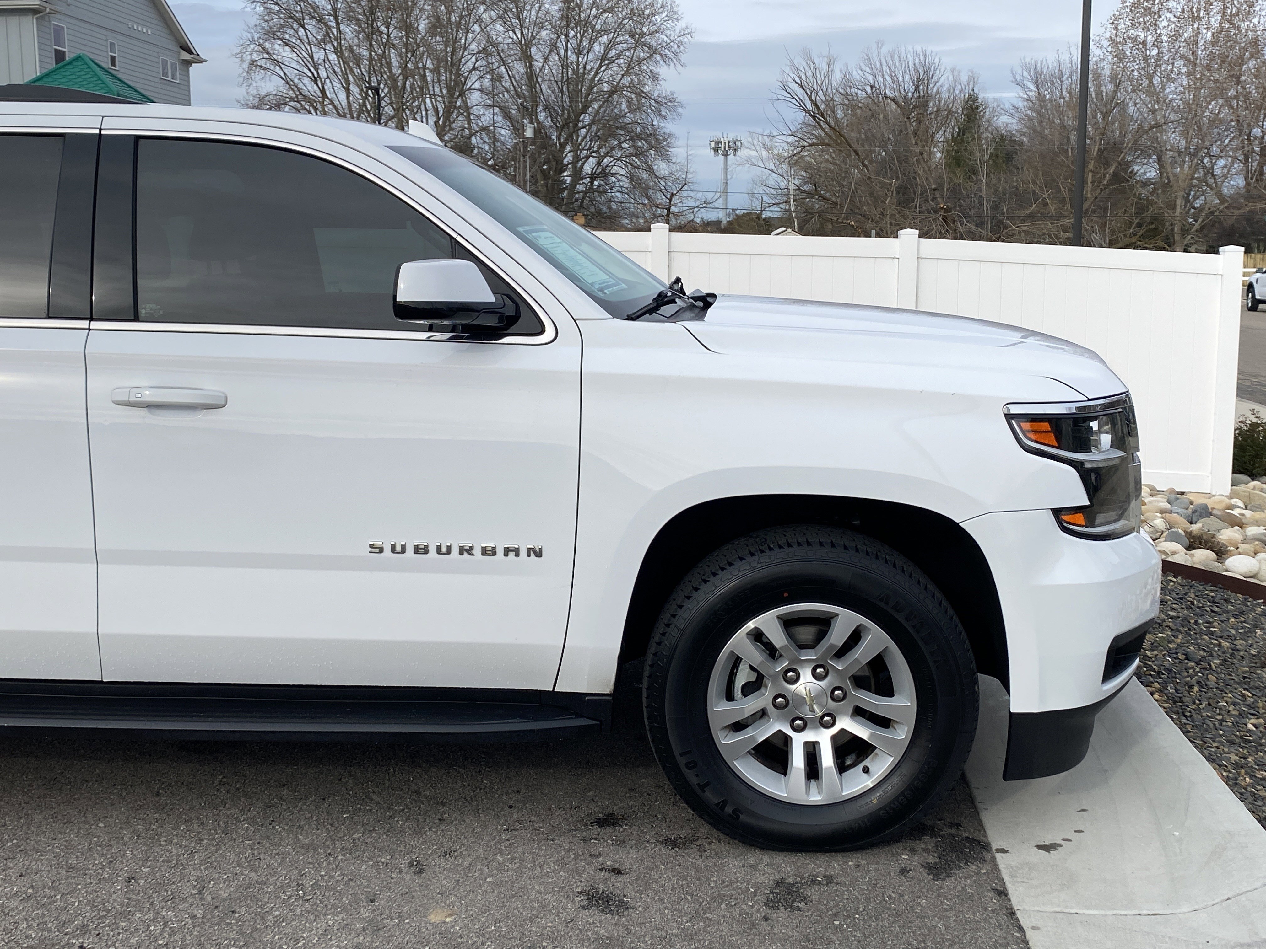 Used 2019 Chevrolet Suburban LT image 8