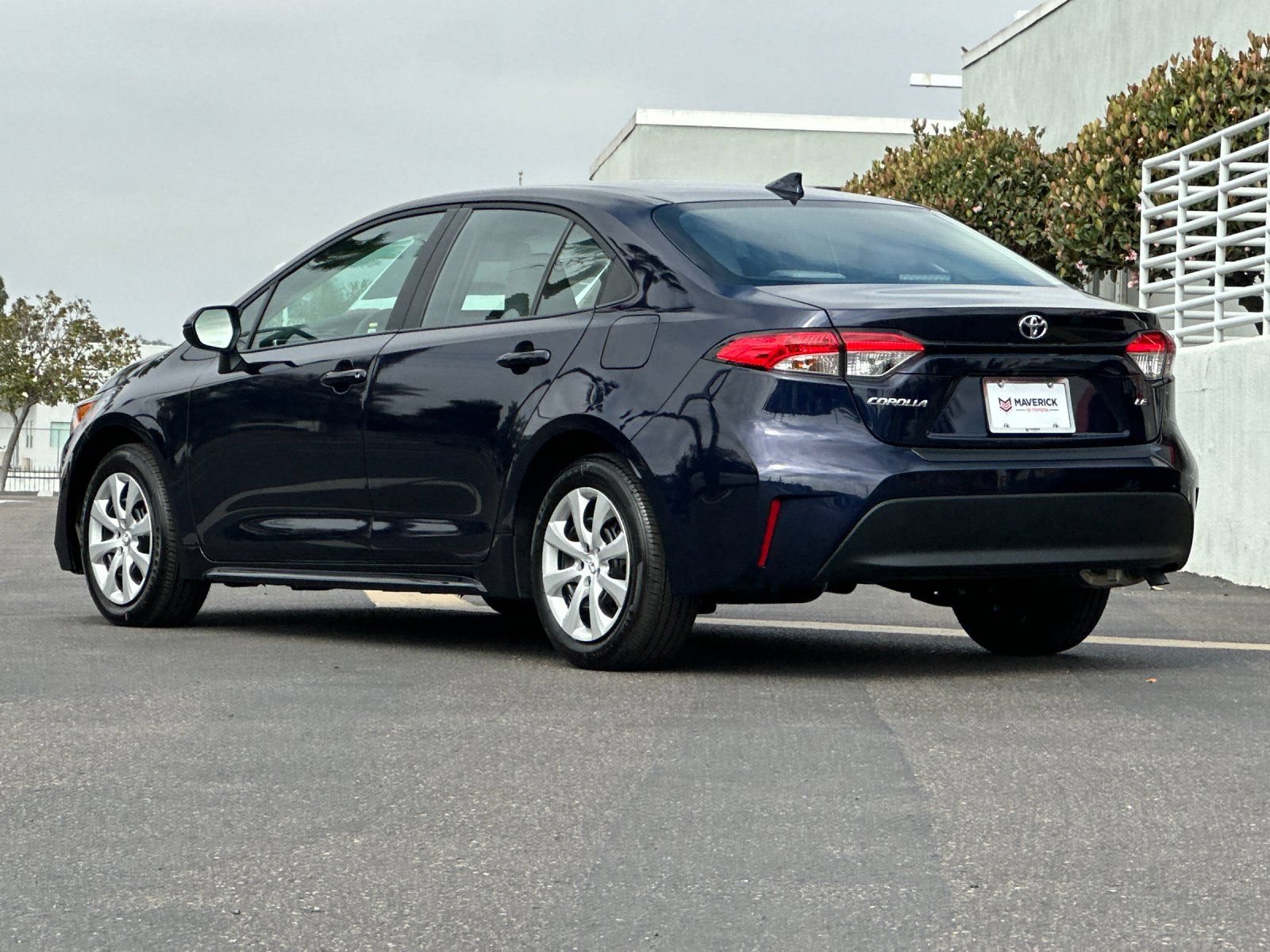Used 2026 Toyota Corolla LE FWD image 3