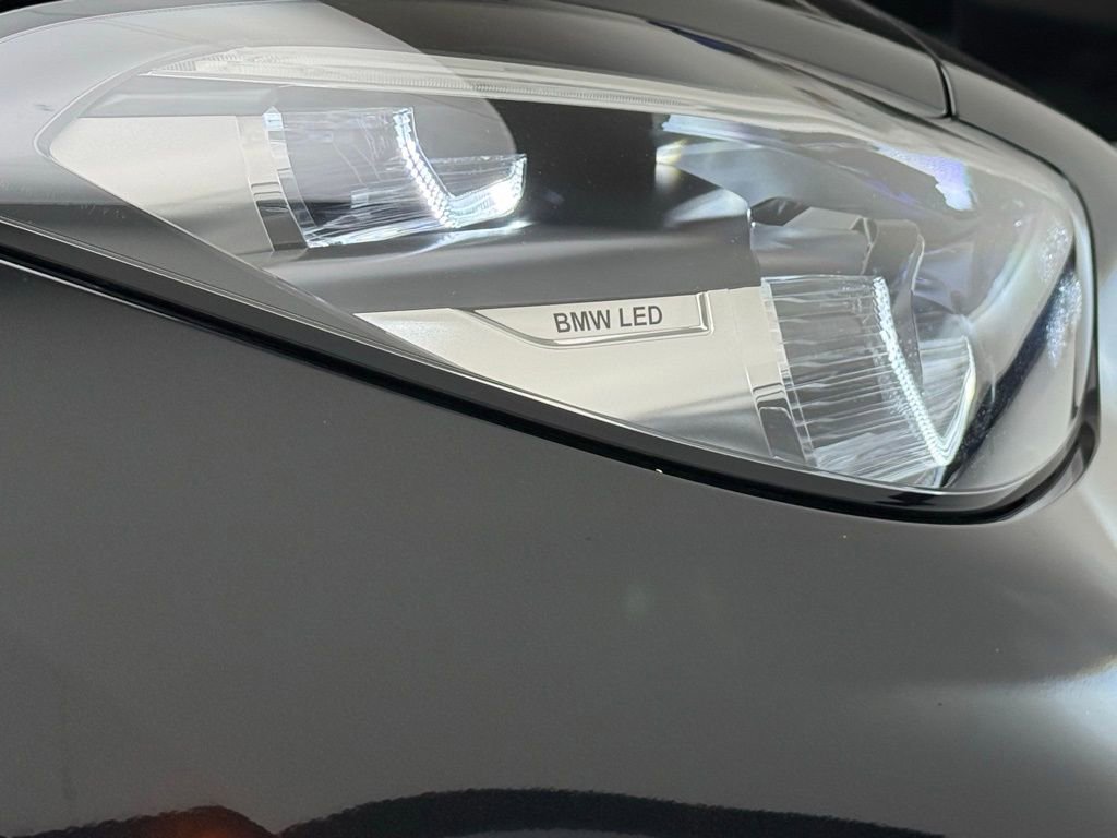 Used 2022 BMW Z4 M40i w/ Premium Package image 43