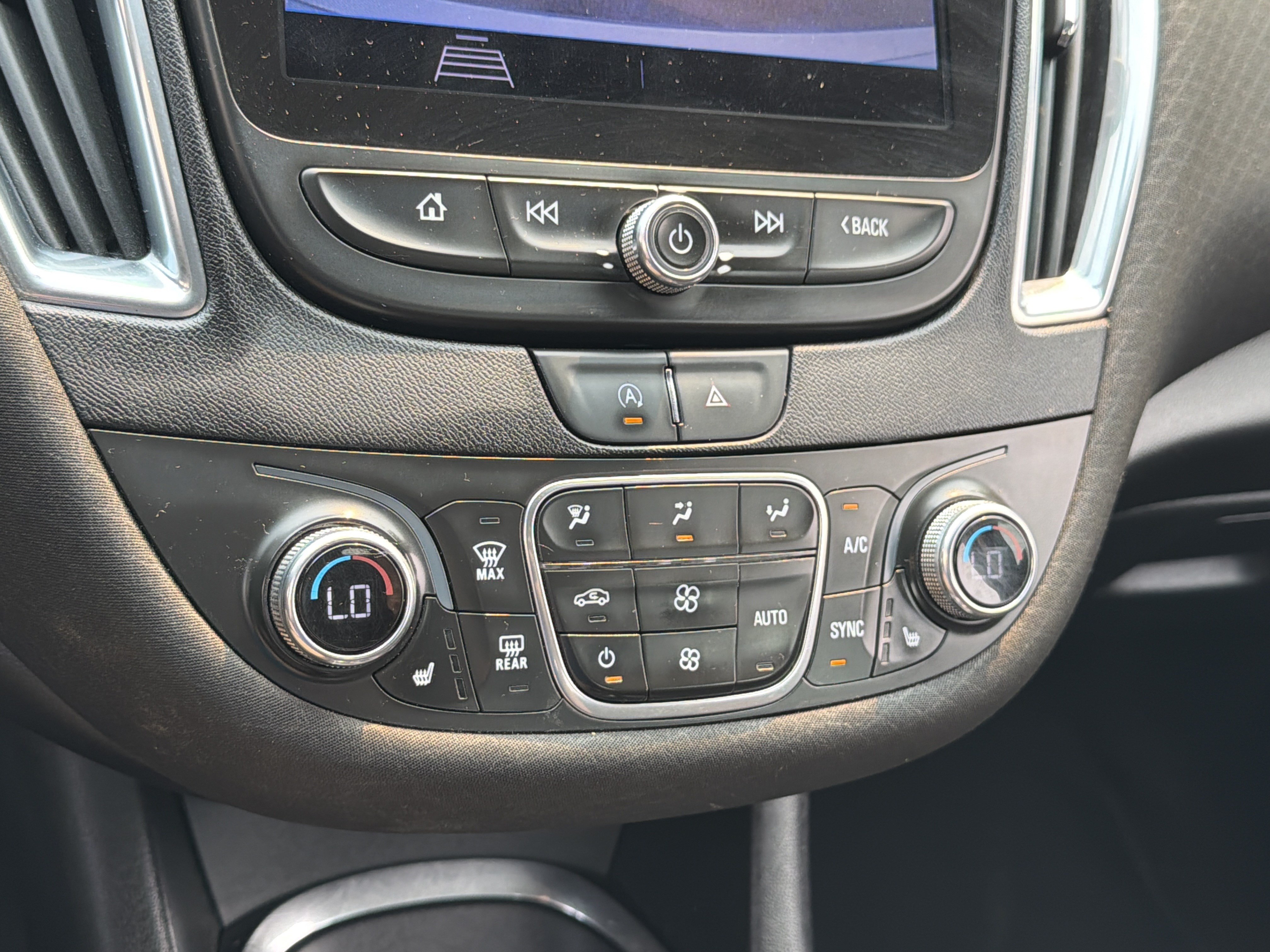 Used 2020 Chevrolet Malibu LT FWD image 21
