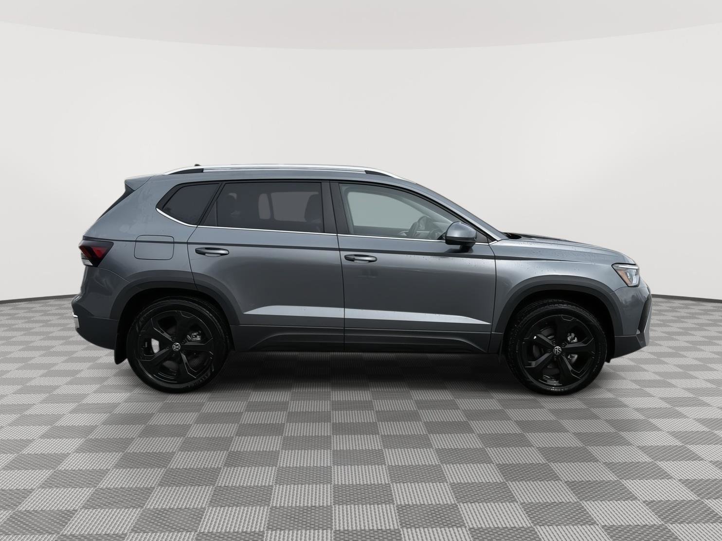 New 2026 Volkswagen Taos SEL AWD/4WD image 2