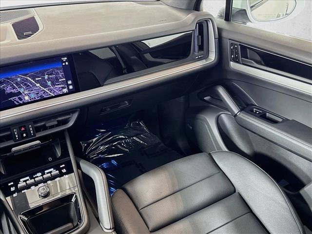 Certified 2026 Porsche Cayenne AWD/4WD image 21