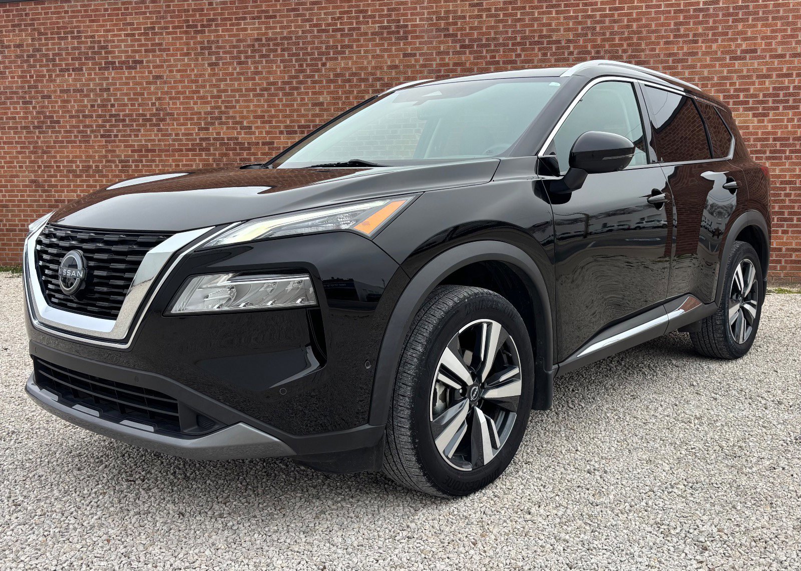 Used 2023 Nissan Rogue SL w/ SL Premium Package image 12