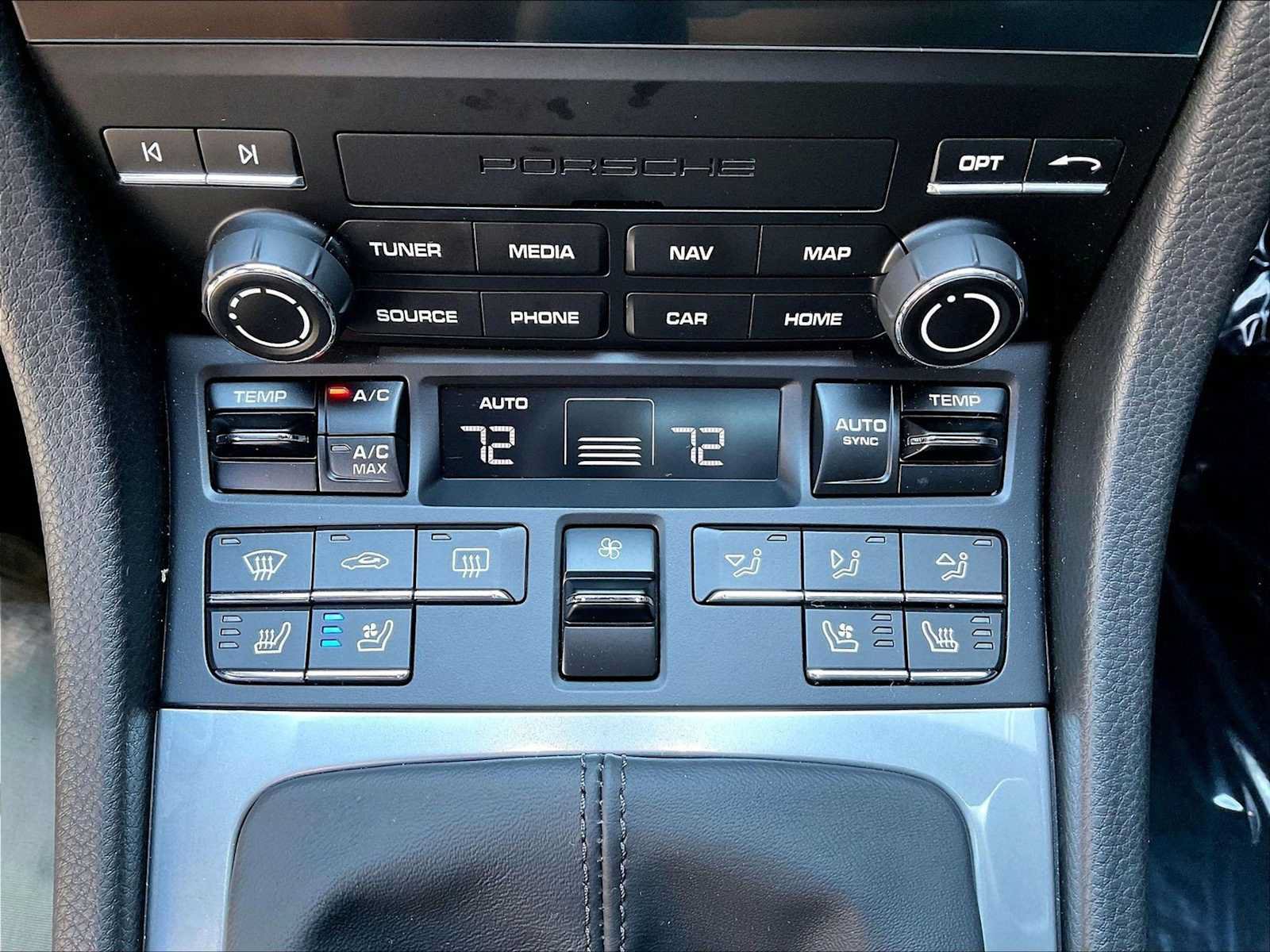 Certified 2024 Porsche 718 Cayman RWD image 37