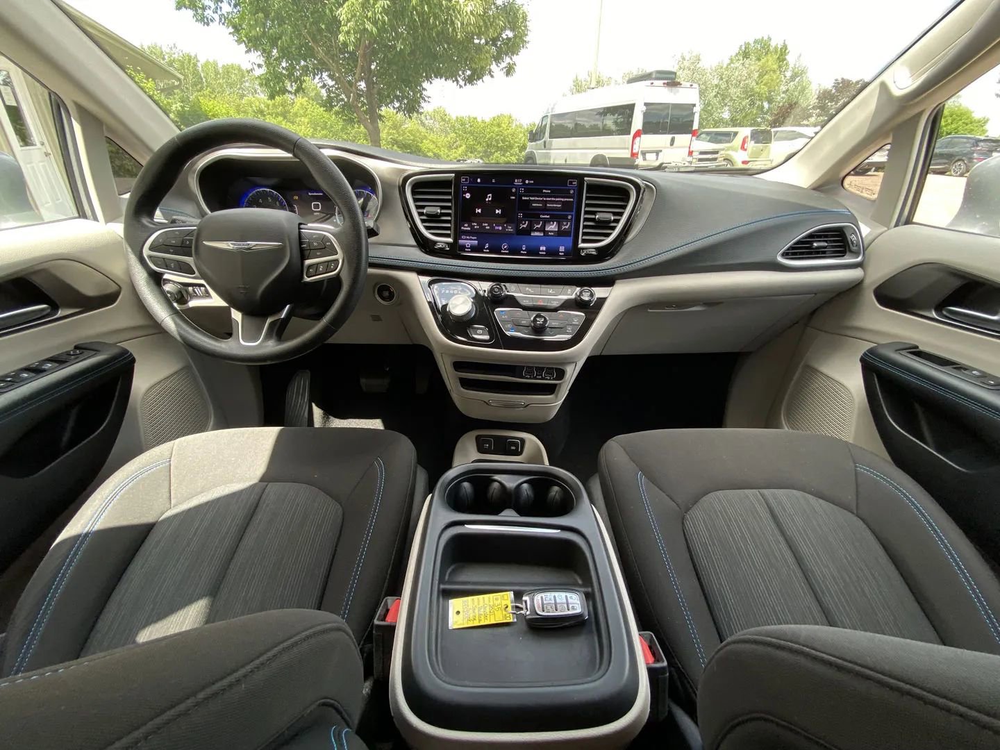 Used 2021 Chrysler Pacifica Touring image 13