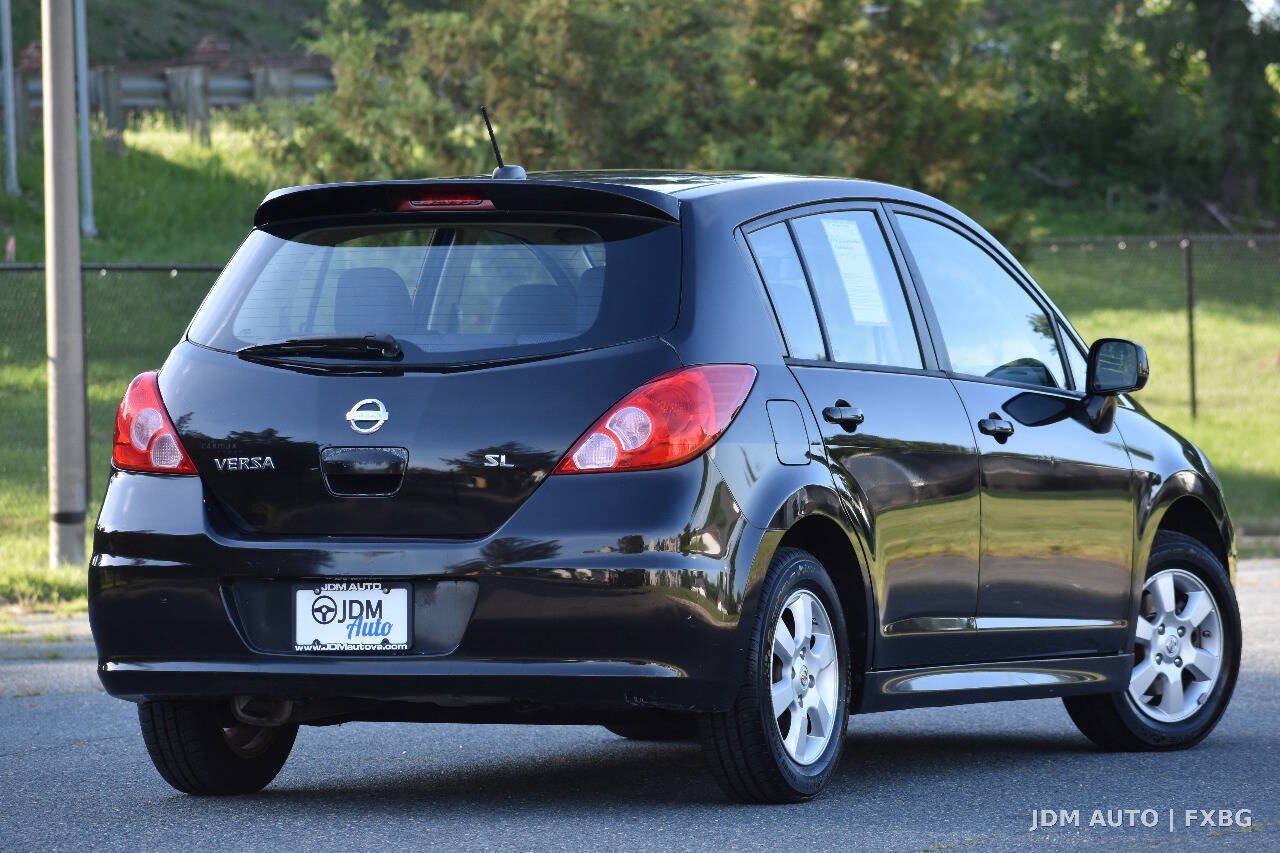 Used 2011 Nissan Versa Hatchback w/ Navigation/Satellite Pkg FWD image 5