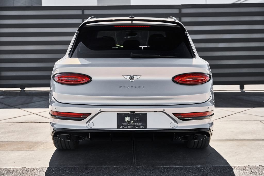 Used 2025 Bentley Bentayga AWD/4WD image 16