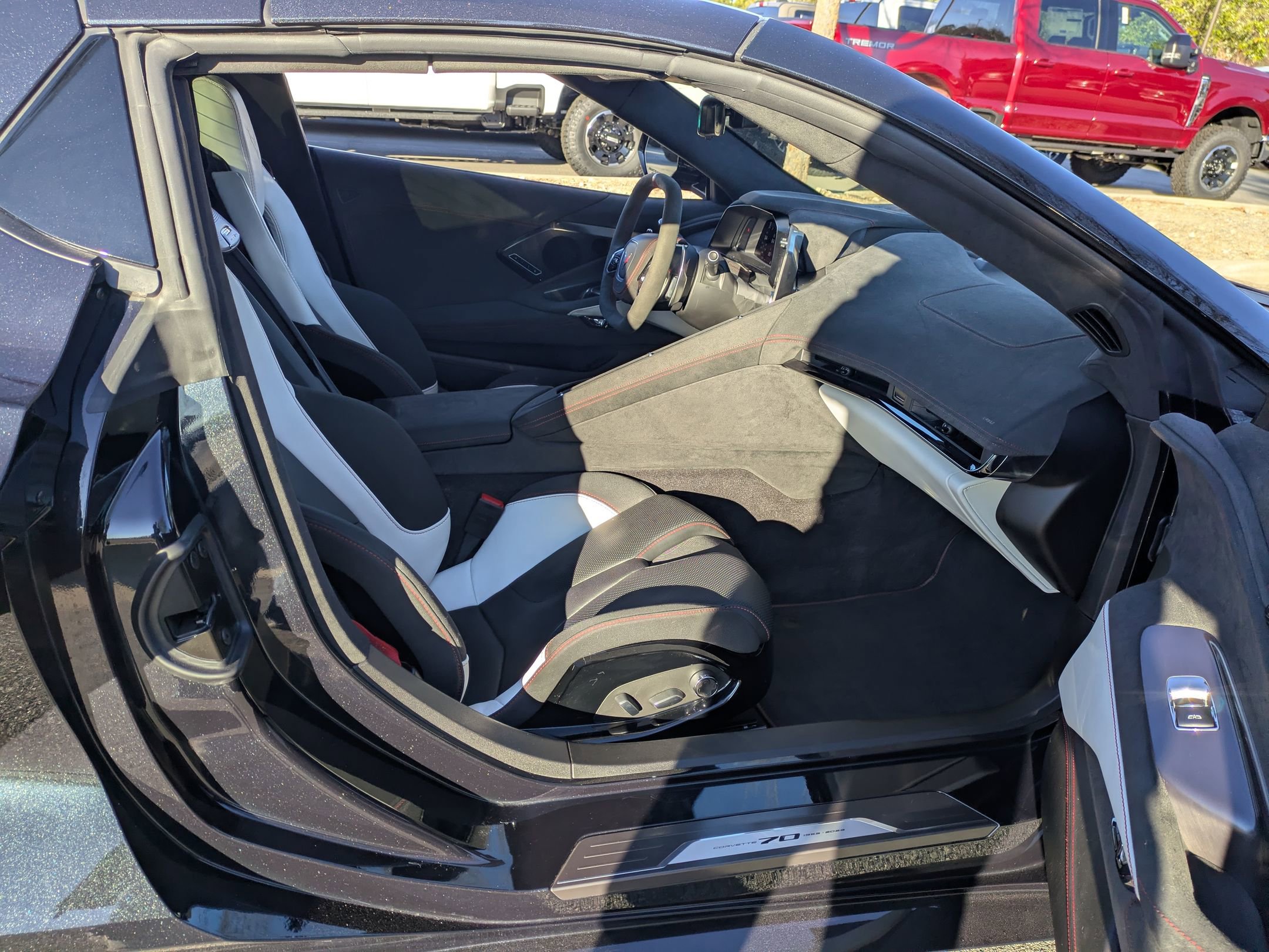 Used 2023 Chevrolet Corvette Stingray Premium Conv w/ Z51 Performance Package image 30