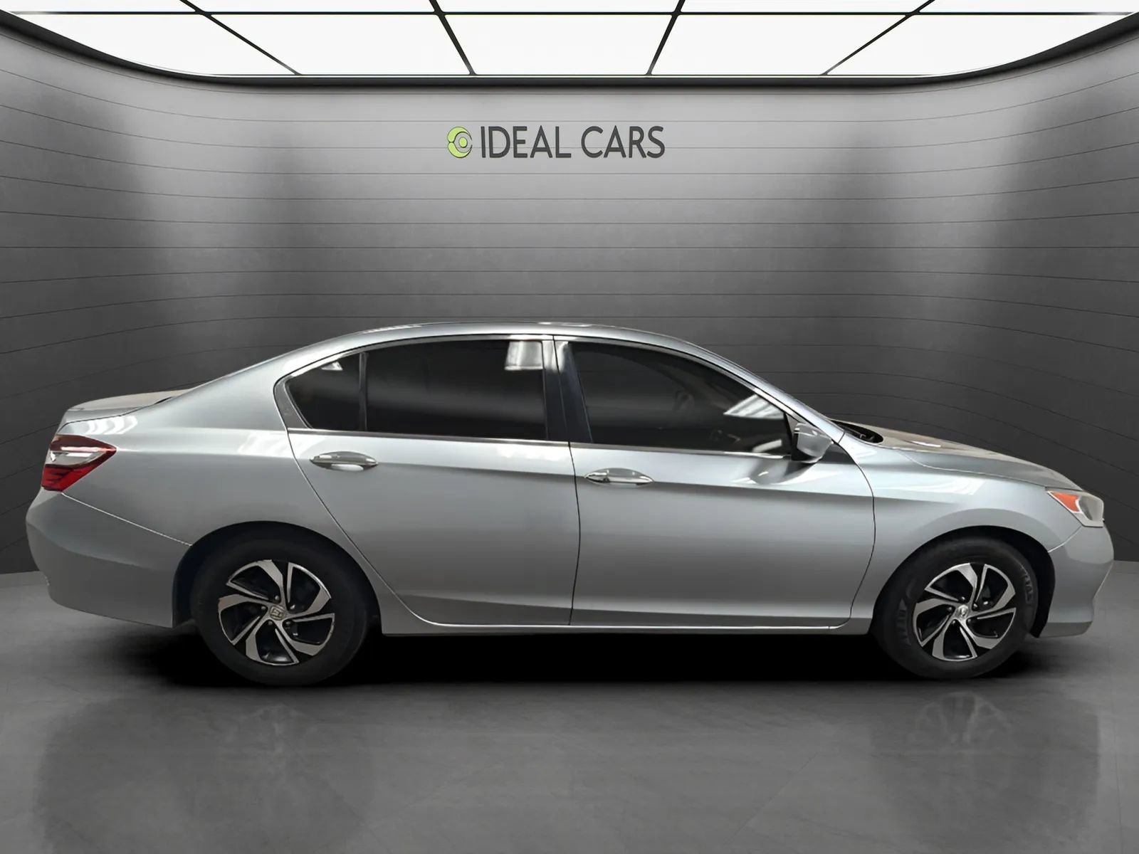Used 2017 Honda Accord LX image 4