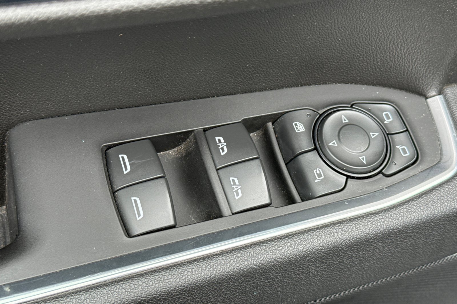 Used 2025 GMC Sierra 1500 SLT image 13