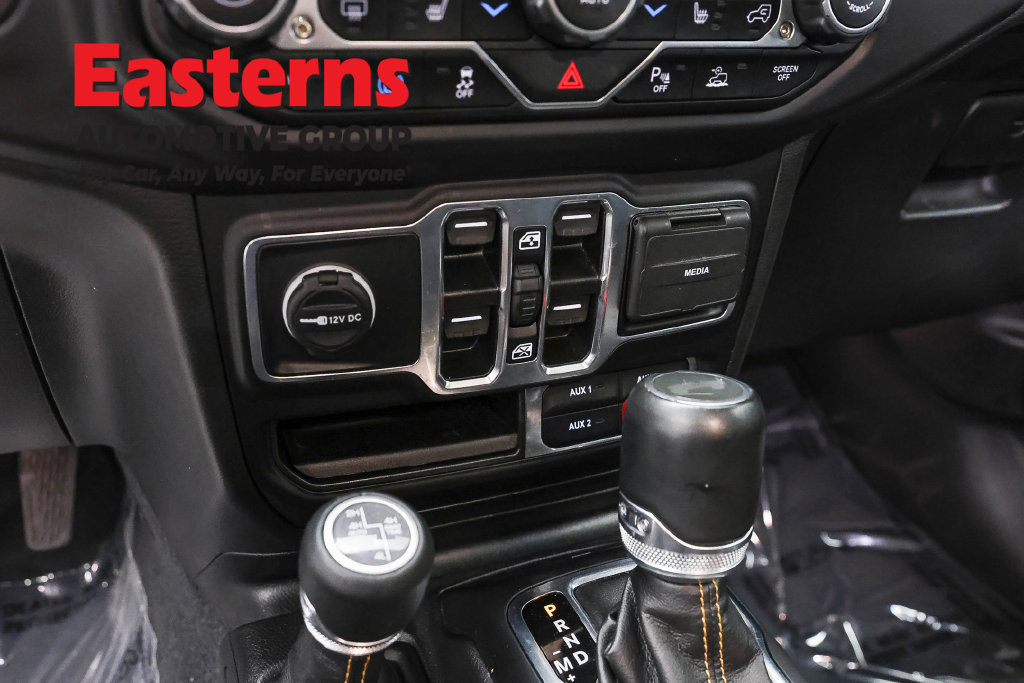 Used 2023 Jeep Wrangler Unlimited Sahara AWD/4WD image 23
