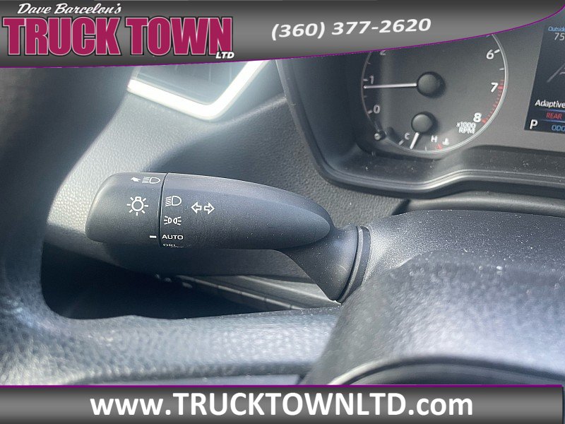 Used 2025 Toyota Corolla LE FWD image 19