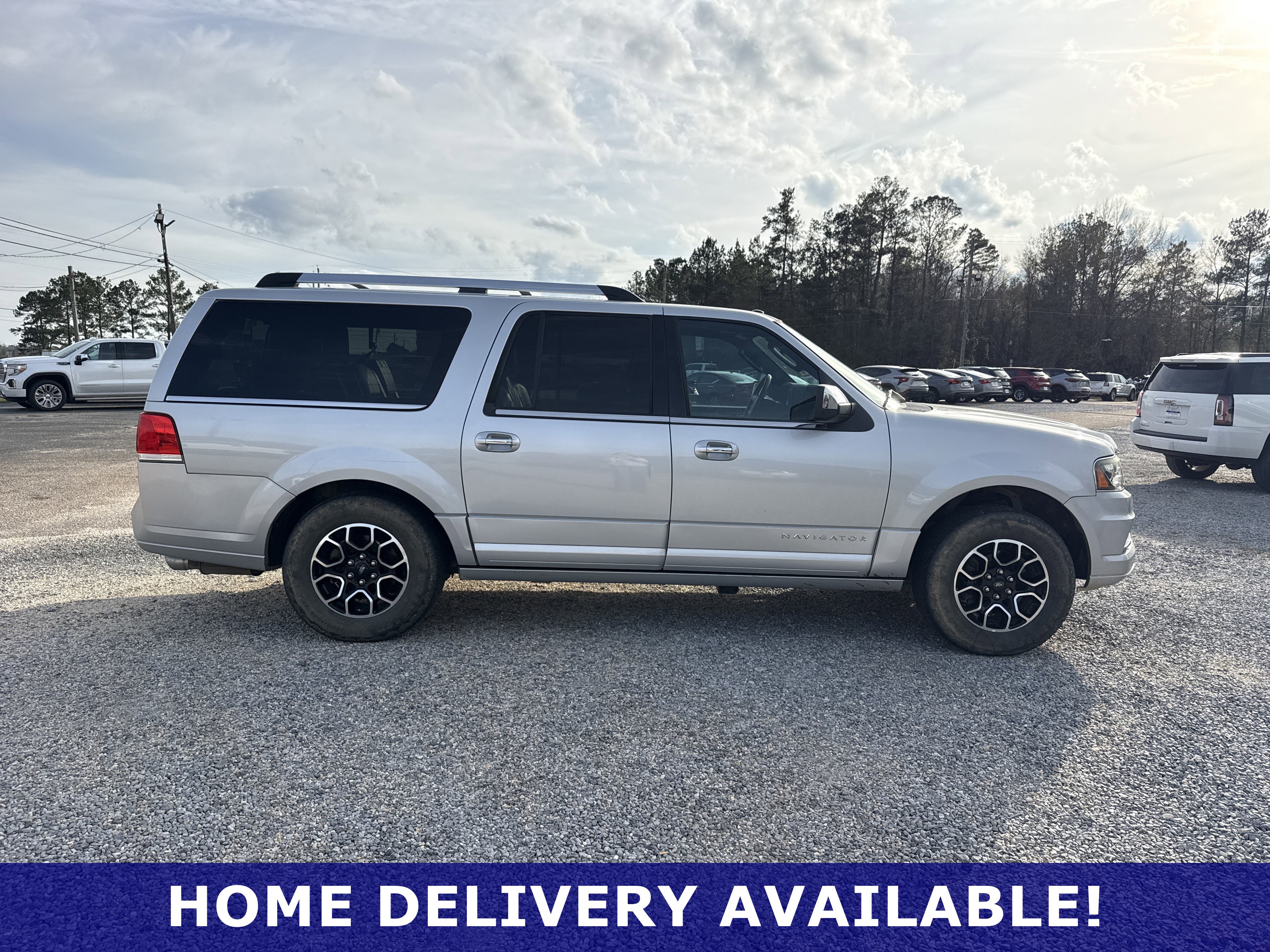 Used 2015 Lincoln Navigator L 2WD image 5