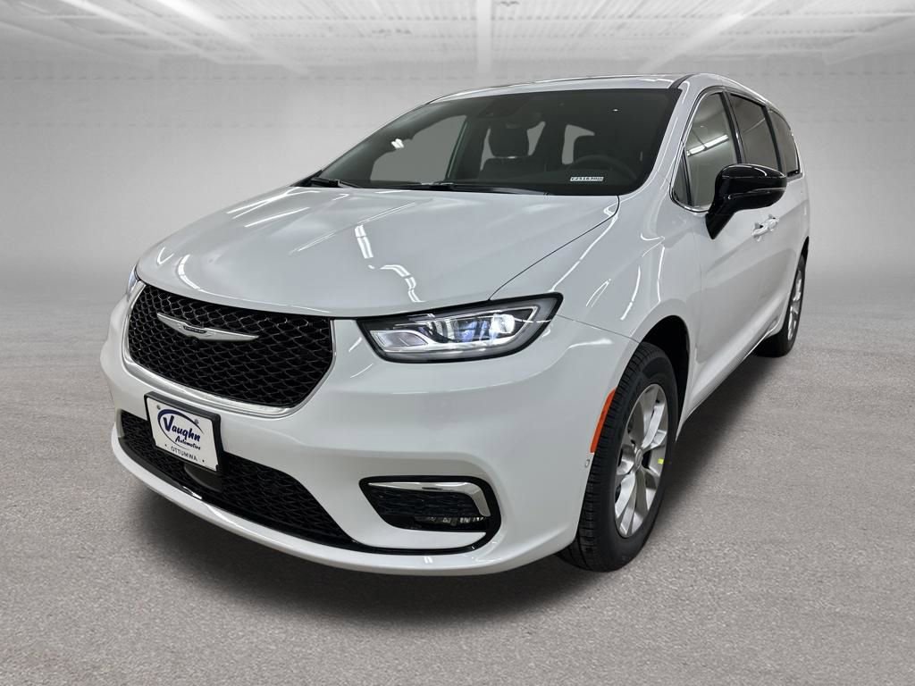 New 2026 Chrysler Pacifica Limited image 5