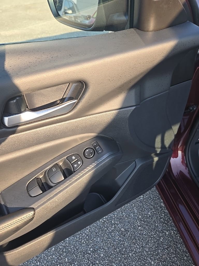 Used 2025 Nissan Altima 2.5 SV image 10