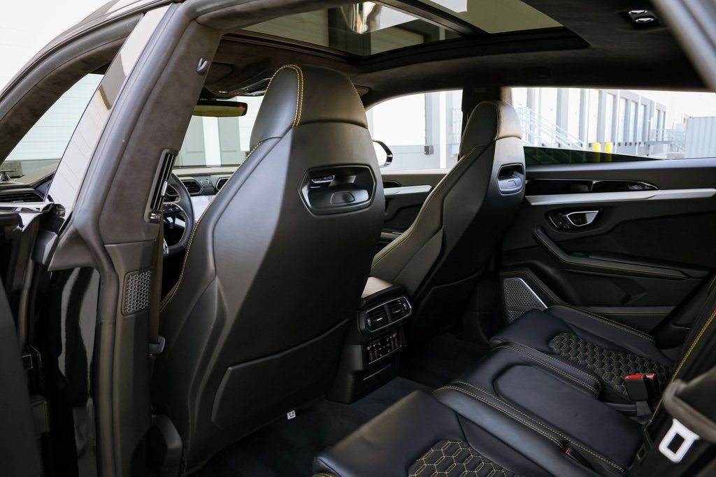 Used 2019 Lamborghini Urus image 34