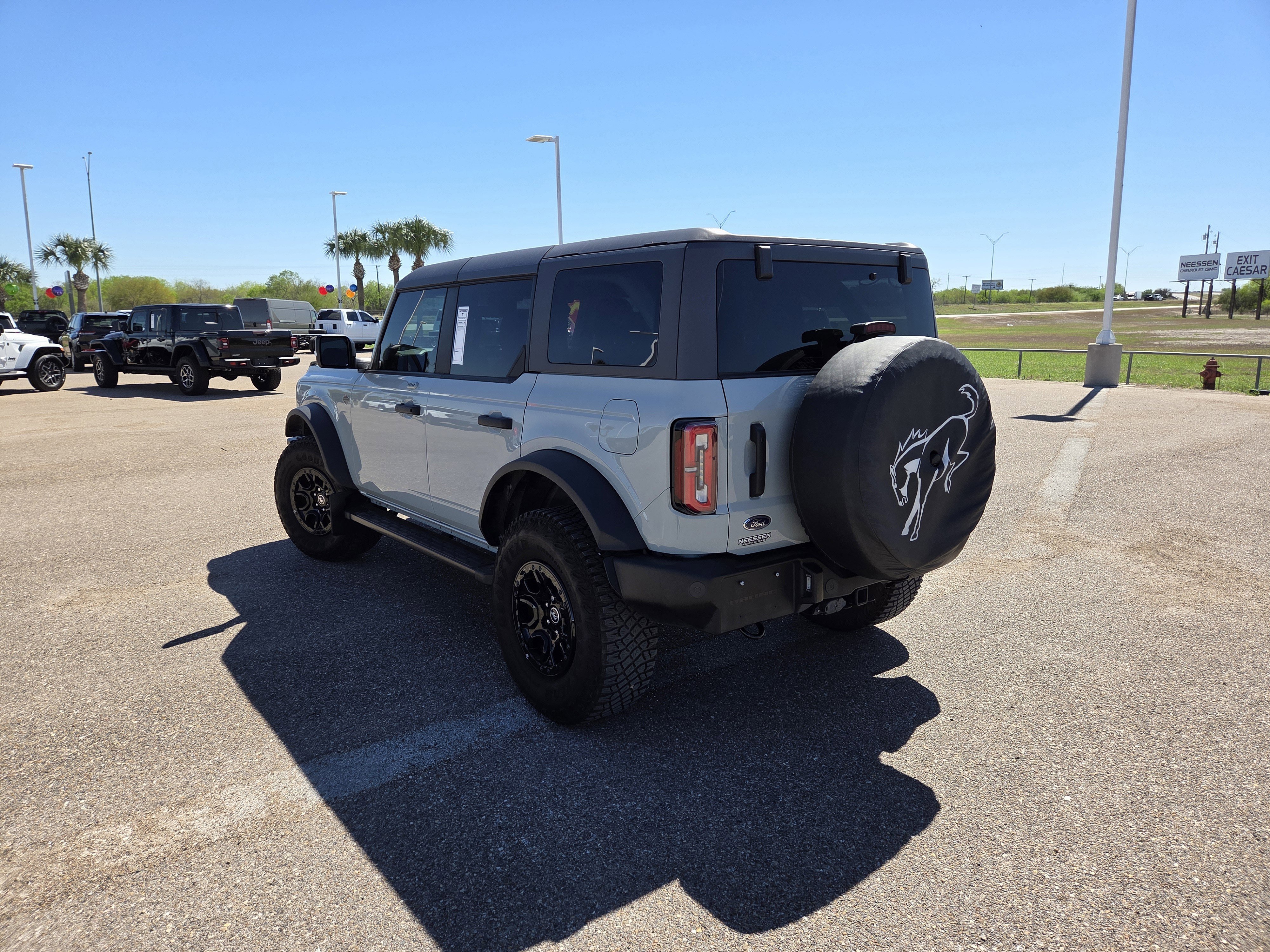 Used 2023 Ford Bronco Wildtrak image 5