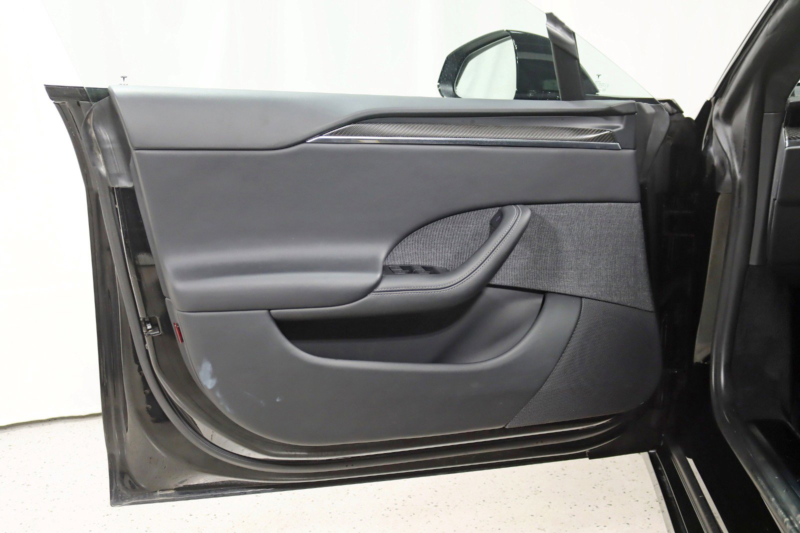 Used 2022 Tesla Model S Plaid image 36