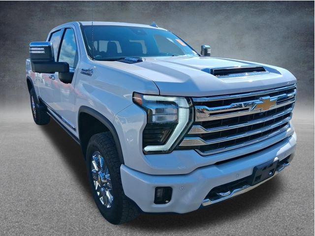 Used 2024 Chevrolet Silverado 2500 High Country w/ Technology Package AWD/4WD image 6