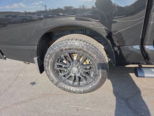 Used 2019 Nissan Titan SV w/ SV Convenience Package image 20