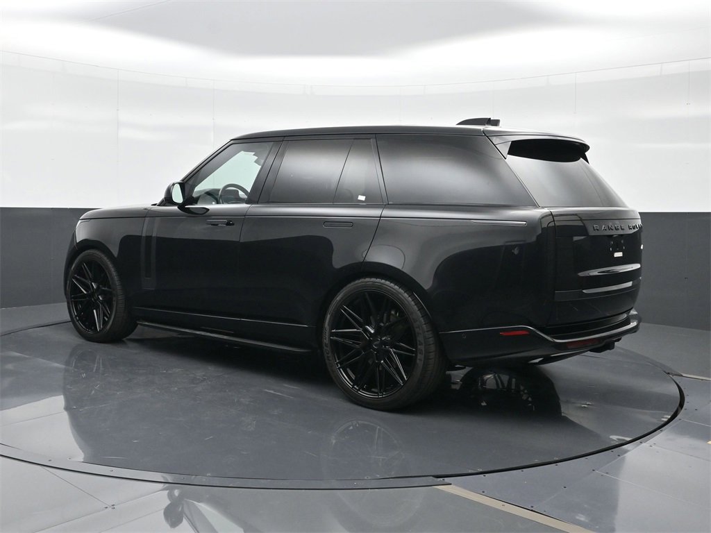 Used 2023 Land Rover Range Rover SE image 3