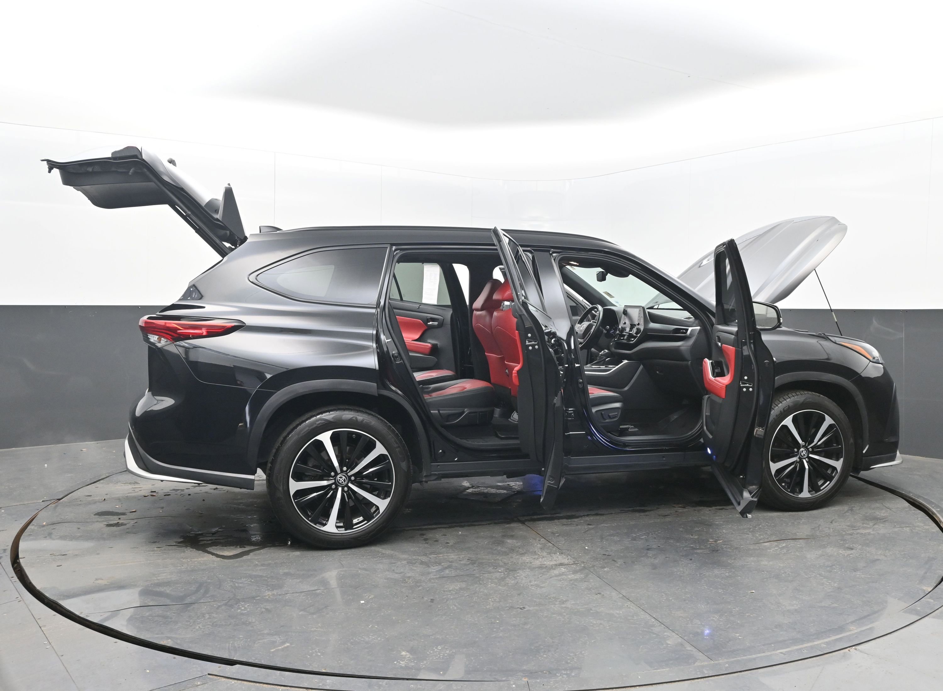 Used 2022 Toyota Highlander XSE image 48