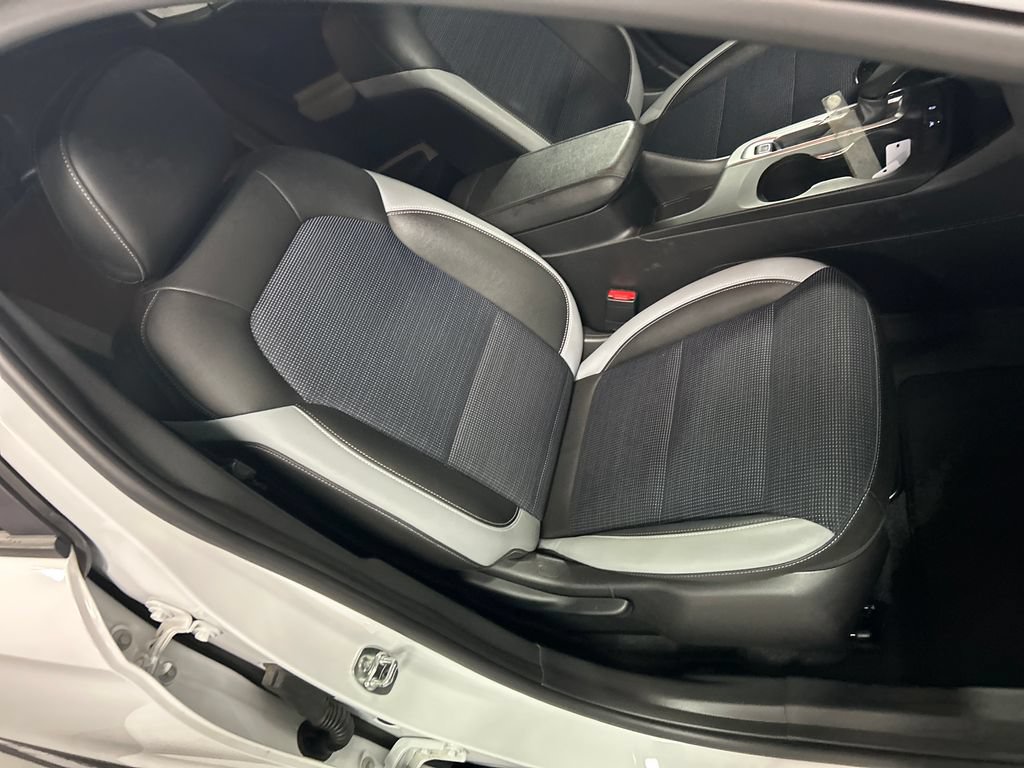 Used 2025 Buick Envista Preferred FWD image 23