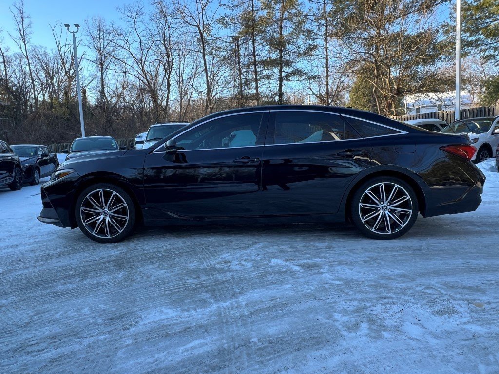 Used 2019 Toyota Avalon XSE w/ All Weather Liner Package image 3
