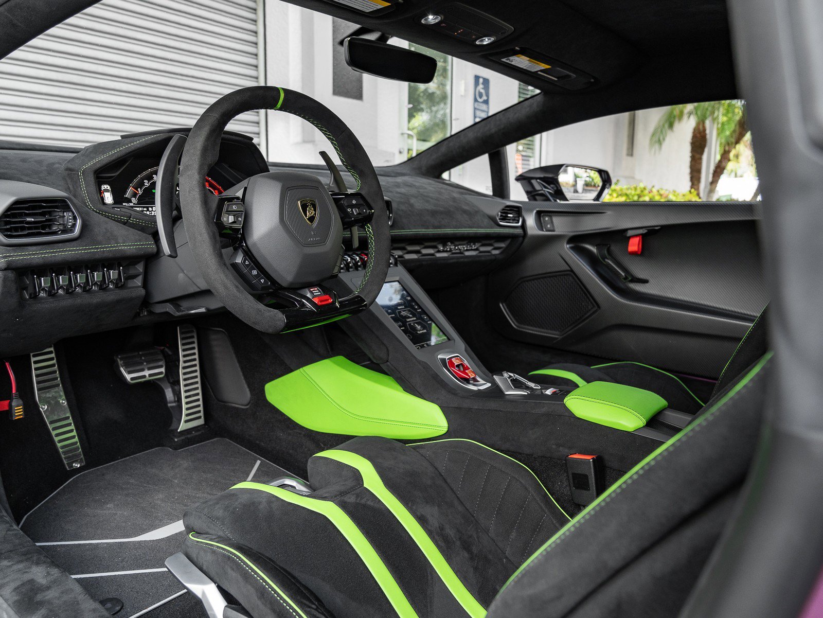 Used 2023 Lamborghini Huracan STO image 2